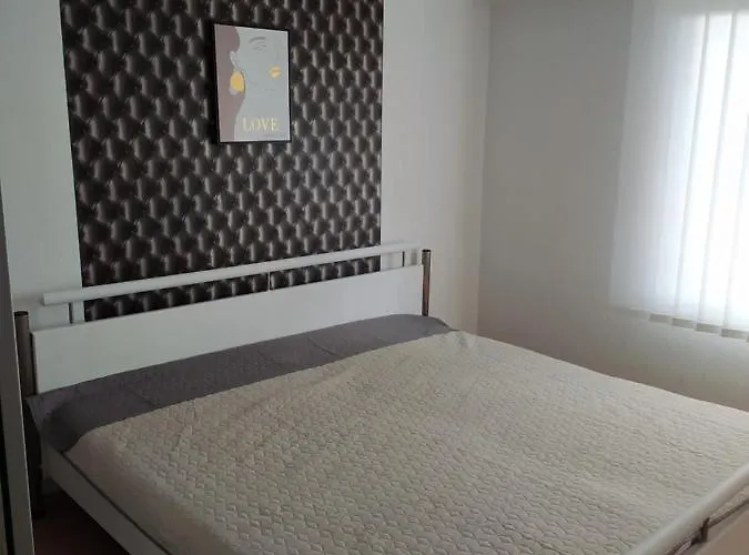 Reni アパート シオーフォク